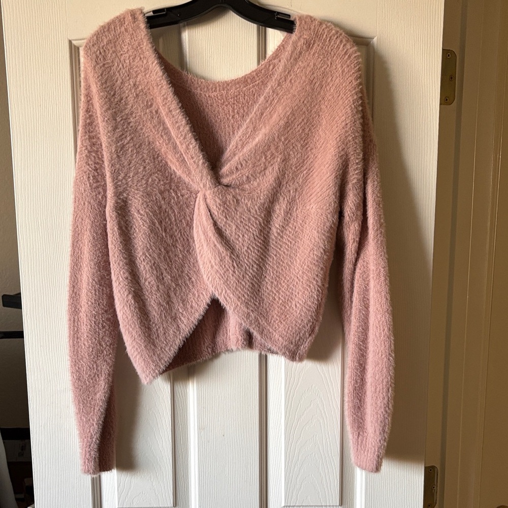 Hollister EUC Light Pink Soft Wrapped Sweater size M